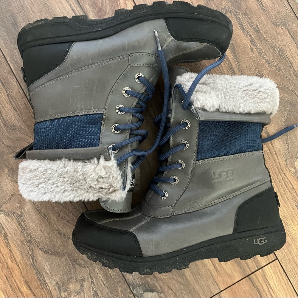 {preloved} Adirondack Boy’s Ugg Boots - Picture 4 of 7